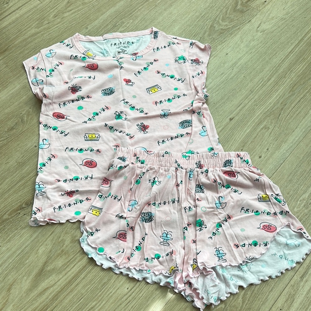 Women’s FRIENDS Pajamas Set